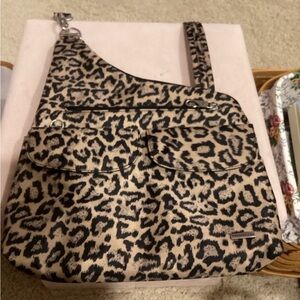 Travelon Anti-Theft Classic Crossbody Bag